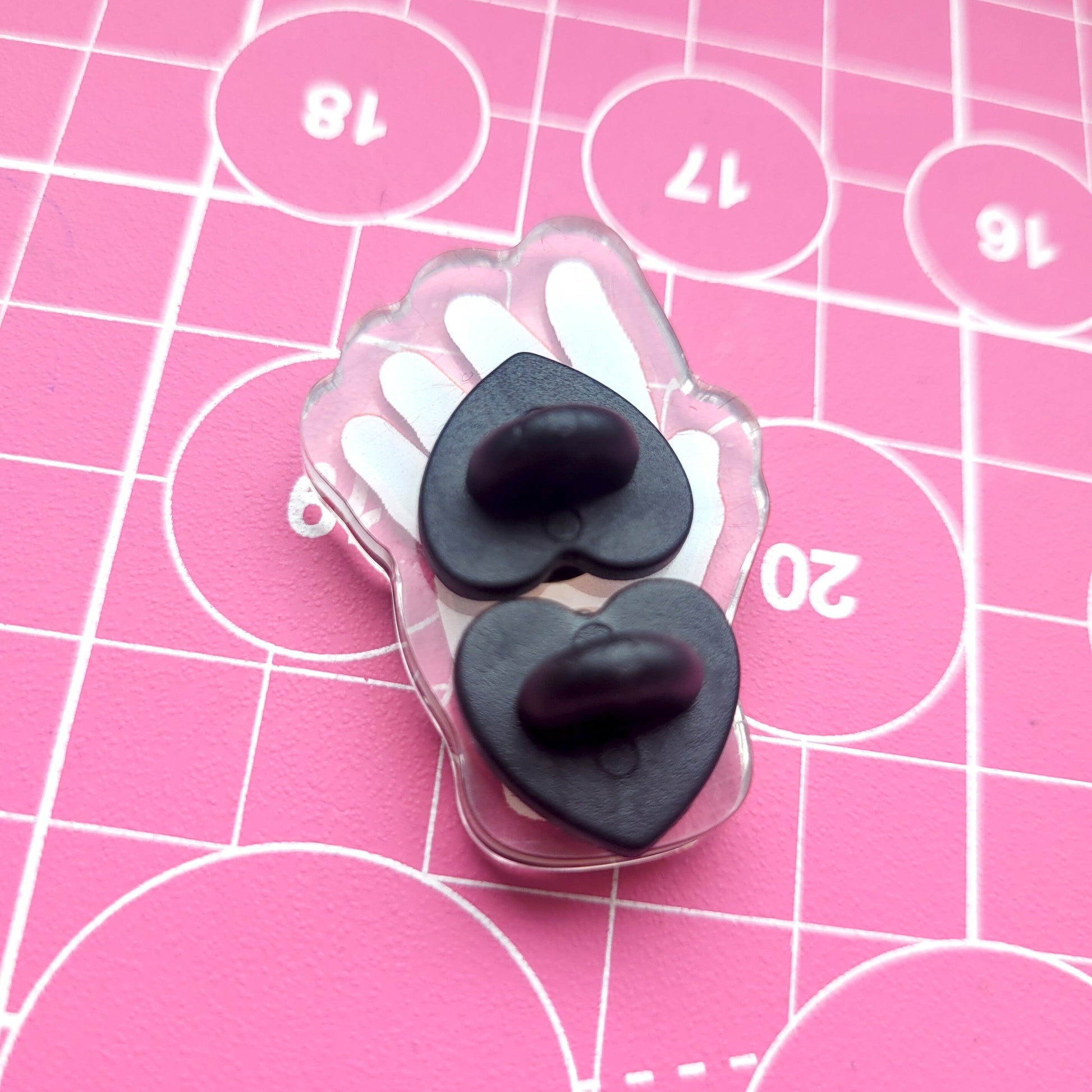 Eyeball Gore Acrylic Pin! / Waterproof / Creepy Charm for Horror Lovers