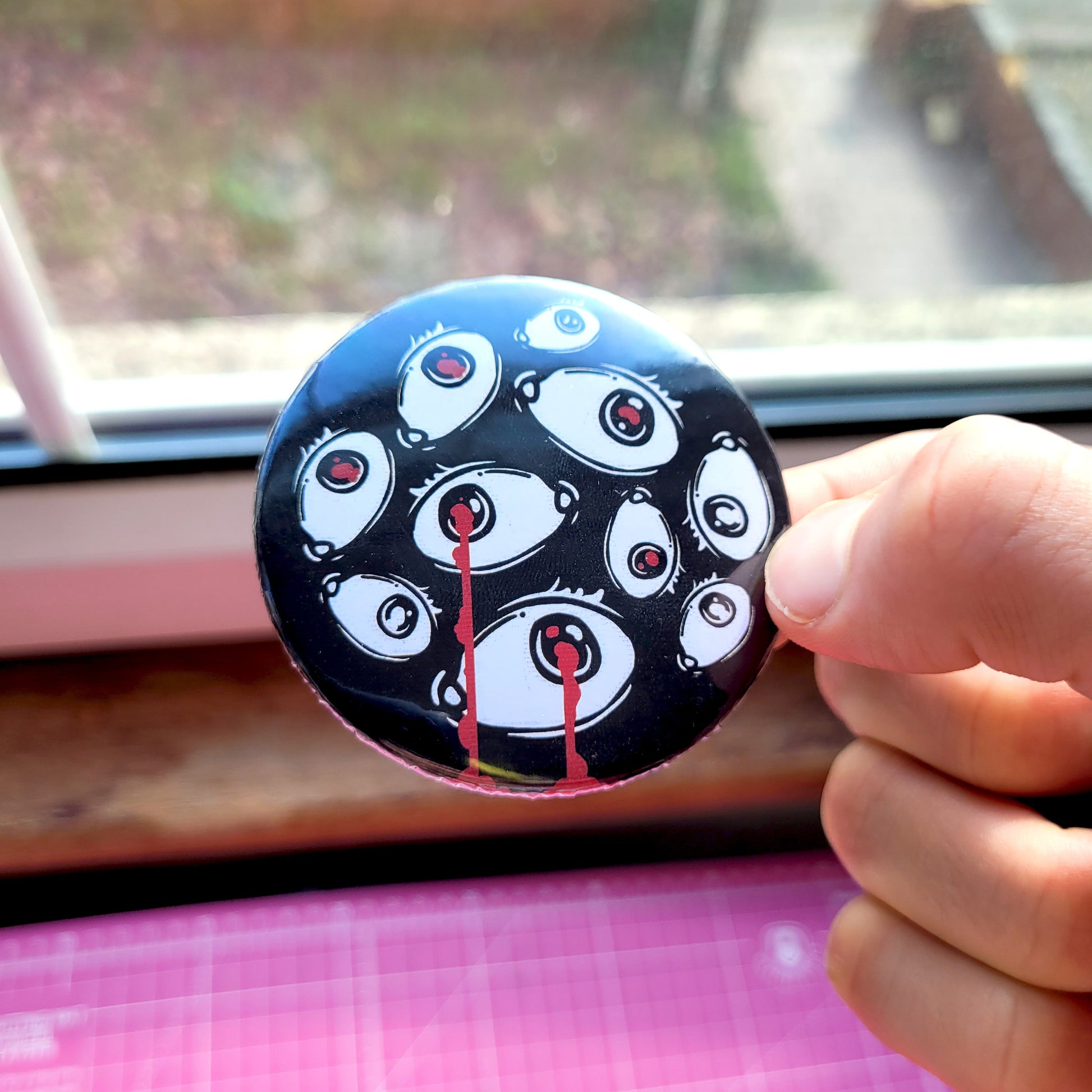 Gore Eyeball Teeth Badges! / Horror Button Pin for Backpacks, Lanyards, Jackets