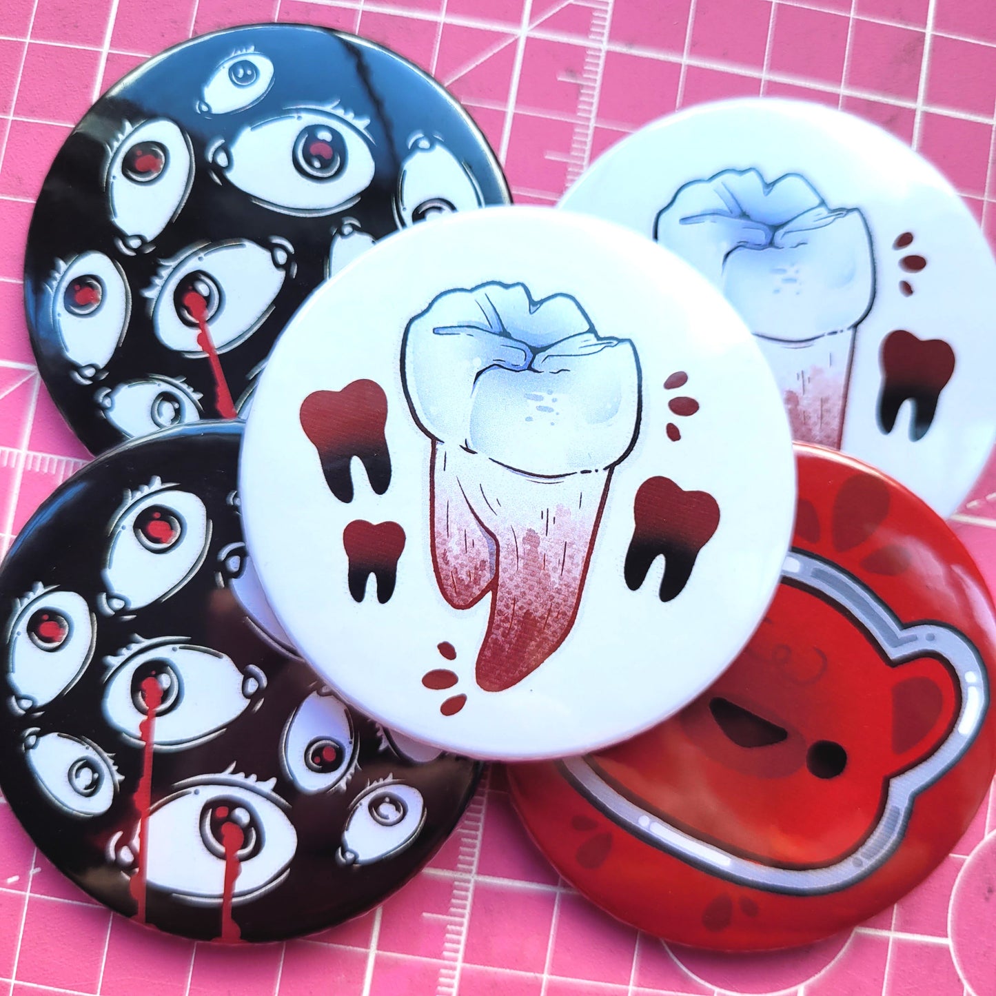 Gore Eyeball Teeth Badges! / Horror Button Pin for Backpacks, Lanyards, Jackets